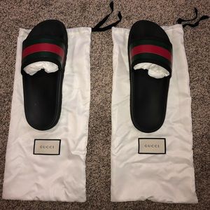 Men’s Gucci Rubber Slide Sandal, Size 10.